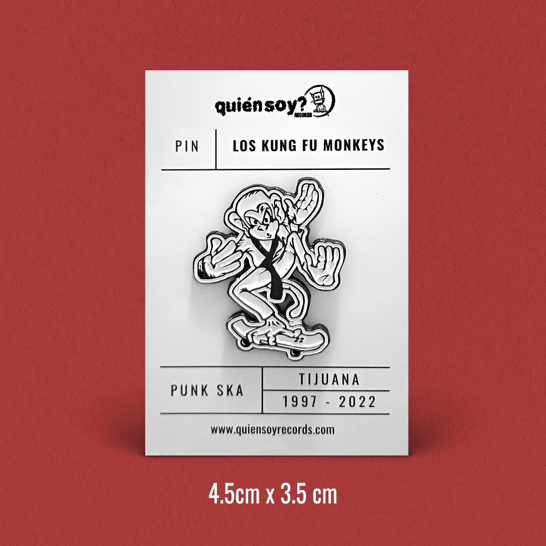 Los Kung Fu Monkeys Playera con Pin Metálico
